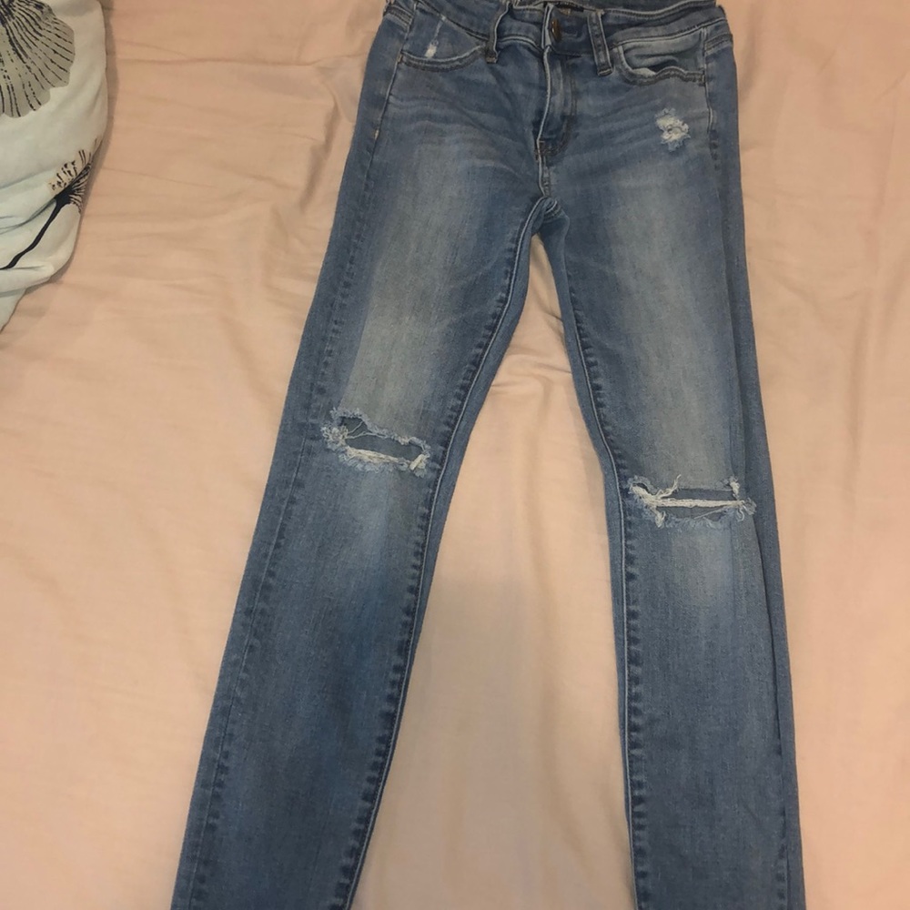 american eagle ripped jeans